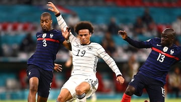 Momento de acción entre jugadores de Francia y Alemania en la Eurocopa