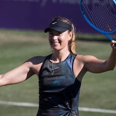 Sharapova regresa tras su lesión con victoria sobre Kuzmova