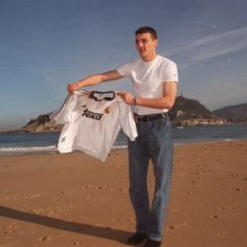 Darko, en la playa de Ondarreta en un reportaje para AS