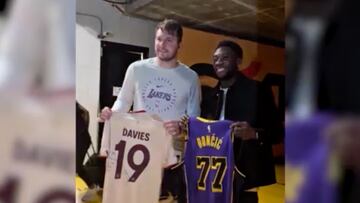 En medio de la charla, el basquetbolista y fan del Madrid le dejó esta joya.