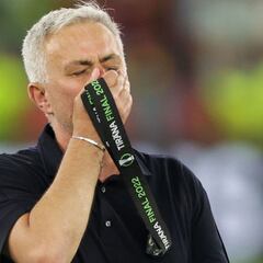 Mourinho, entre lágrimas: "Hicimos historia. Soy romanista al 100%"