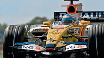 <b>MIRANDO AL CIELO. </b>La sexta posición en la parrilla desde la que parte Fernando Alonso puede mejorar considerablemente con la aparición de la lluvia en Silverstone.