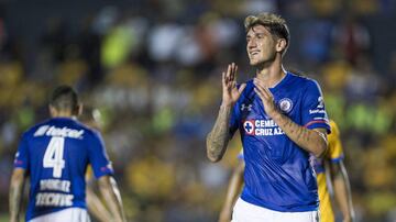 El argentino se fue al futbol español de la mano de Paco Jémez para militar con Las Palmas, equipo con el que descendió a la segunda división