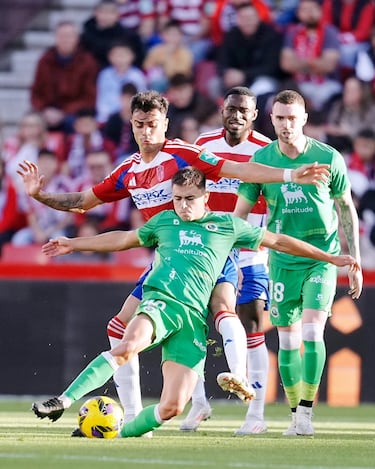 Aprobados y suspensos del Granada: Fran Escrib¨¢ desactiva al Racing de Jos¨¦ Alberto