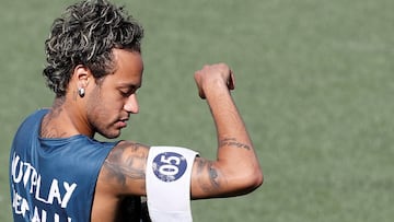 La FIFA dice que el traspaso entre el Barcelona y el Santos por Neymar es legal.