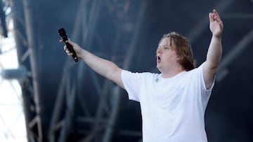 The singer cancelled several gigs in the run-up to Glastonbury and the crowd had his back during his set on the Pyramid stage.