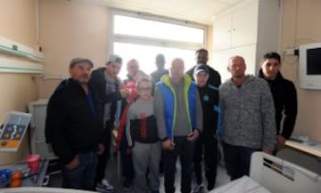 Bielsa visitó hospital de niños