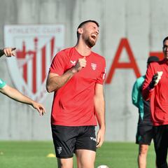 Recta final para Unai Simón