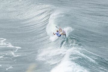 La surfista hawaiana no ha estado bien en la máxima división de la WSL, si bien se ha llevado varios eventos del QS como el Pantín Classic que se celebra en España, el tercer evento de surf más longevo del mundo. 