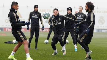 James Rodríguez durante un entrenamiento con el Real Madrid.
