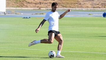I?igo Eguaras jugador de la UD Almer¨ªa durante el entrenamiento de hoy