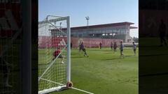 “¡Bien Gabi!”: Suazo maravilla a todos con esto en la última práctica del Sevilla