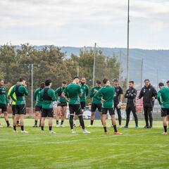 Refuerzos a fuego lento en el Racing de Ferrol