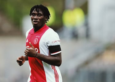 Junten al primo de Zumosol, a Mr. T, a Terminator y al Bayern que goleó al Barcelona en Champions y no les saldrá un abusón tan enorme como el Ajax ante el VVV-Venlo. El 24 de octubre el conjunto de Ámsterdam ganó nada menos que 0-13 en un partido en el que Lassina Traoré hizo cinco goles con tan sólo 19 años. Ver para creer. 