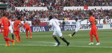 1-2. Banega marcó el primer tanto sevillista.
