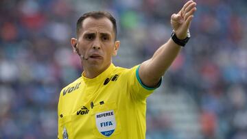En los últimos 20 partidos que ha pitado en Primera División solo ha ganado un equipo en cancha ajena.