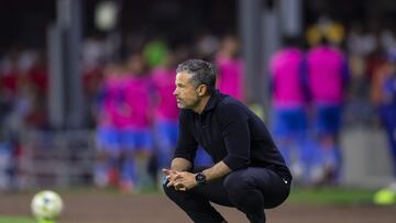 Rafa Puente Jr durante el partido entre los Pumas y Cruz Azul en el Estadio Azteca.