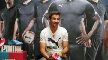 Gabi renovó por el Atlético.