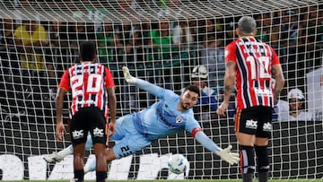 Rafael Pires, arquero de Sao Paulo, habla de los penales que le atajó a Edwin Cardona.