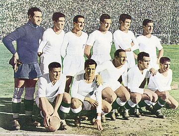 El 17 de octubre de 1943 el Valencia le devolvió la goleada al Sevilla. Ocho goles le hizo en Mestalla, los tantos fueron obra de Mundo (2), Asensi (2), Epi, Gorostiza, Hernández y Joaquín, en propia puerta.