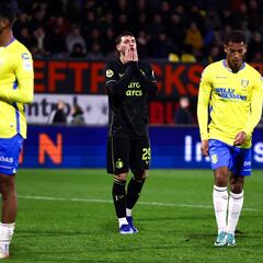 Santiago Giménez y su mala racha con los penales