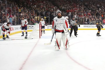 La pelea entre Knights y Capitals en la Stanley Cup de la NHL