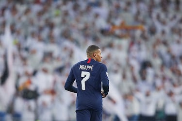 Kylian Mbappé ante la afición del Real Madrid en el feudo del conjunto madrileño.