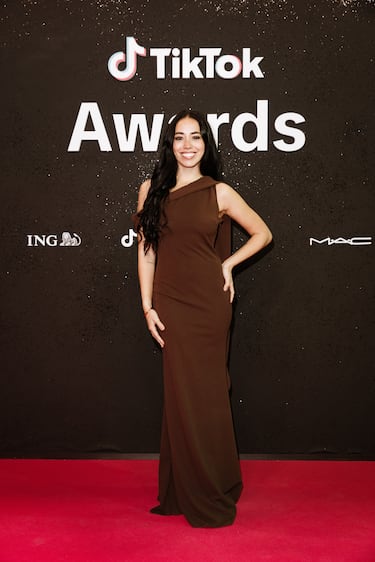 Carla Flila posa en la alfombra roja de los 'Premios TikTok 2025'. 
 
  
 