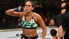 Amanda Nunes pelea con Valentina Shevchenko en el UFC 215.