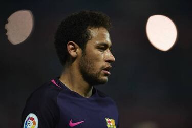 Neymar hits 100-goal mark in 11 fewer games than Messi