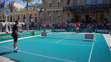 Djokovic y Wawrinka dan una exhibici車n de mini-tenis