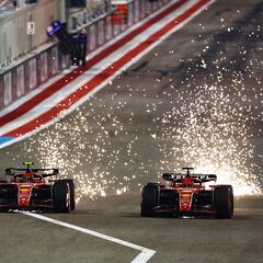 Paseo de Verstappen y doble estacazo de Sainz a Leclerc