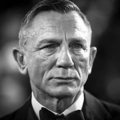 Daniel Craig se pone a la altura de James Bond 69 años después