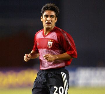 Es el último salvadoreño que se ha coronado campeón de la Major League Soccer y lo hizo en el lejanjo 2004 con DC United.