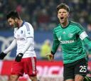Huntelaar marca en su regreso para liderar al Schalke 04