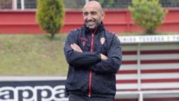 Abelardo en un entrenamiento del Sporting.