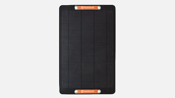 Cargador solar de alta compatibilidad que puedes encontrar en Amazon.