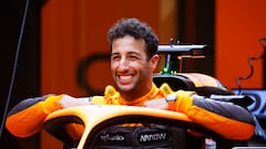 AlphaTauri have announced the return of Daniel Ricciardo to Formula 1 in the hopes that he can bring wins. After all, he has a history of winning.
temporada. Él, que estuvo en las filas de Toro Rosso entre 2012 y 2013 y luego en las de Red Bull entre 2014 y 2018, intentará conseguir preciosos puntos para salvar a Alpha Tauri de la última posición de los constructores. Recordemos que Ricciardo consiguió en su carrera un total de ocho victorias y 32 podios.