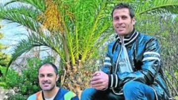 <b>APOYO. </b>Desde Lucena, su lugar de residencia actual, Antonio y Pineda le desean mucha suerte a los azulinos en su carrera por el ascenso a Primera.