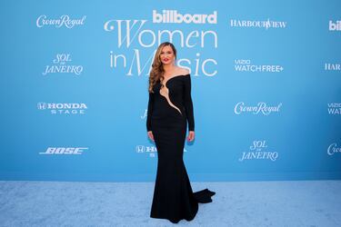 Tina Knowles posa en la alfombra roja de los premios 'Billboard Women in Music 2025'.