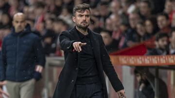 08-02-25. RUBÉN ALBÉS, DURANTE EL PARTIDO DEL SPORTING FRENTE AL EIBAR.