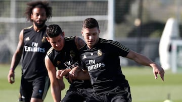 Luka Jovic en el entrenamiento con el Madrid.