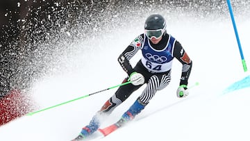 BORMIO (Italy), 14/02/2026.- Lasse Gaxiola of Mexico competes in the Men's Giant Slalom of the Alpine Skiing competitions at the Milano Cortina 2026 Winter Olympic Games, Stelvio ski centre in Bormio, Italy, 14 February 2026. (Italia) EFE/EPA/ANNA SZILAGYI