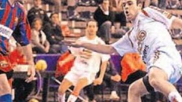 <b>REMONTÓ EL BARÇA. </b>ElPozo comenzó ganando en el Palau, pero el Barcelona empató el partido a dos.