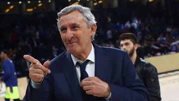 SDT01. Istanbul (Turkey), 19/04/2019.- Barcelona's head coach Svetislav Pesic reacts after the Euroleague play off basketball match between Anadolu Efes and Barcelona in Istanbul, Turkey 19 April 2019. (Baloncesto, Euroliga, Turquía, Estanbul) EFE/EPA/SEDAT SUNA