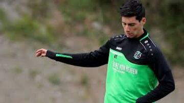 El delantero estadounidense de 19 años dejó Real Salt Lake para jugar con el Hannover 96