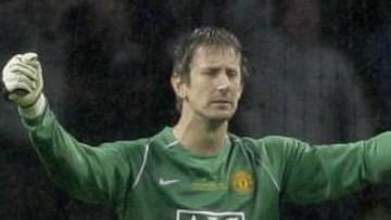 <b>DE RECORD.</b> El portero holandés del Manchester United Edwin Van der Sar ha superado el récord de imbatibilidad del español Abel Resino con el Atlético de Madrid.