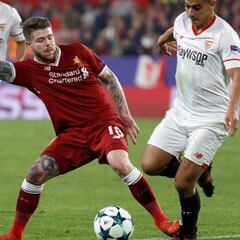 "Alberto Moreno defiende de forma estúpida e ingenua"