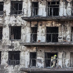 Un grupo de bomberos llegó al octavo piso pero no pudo rescatar a las víctimas