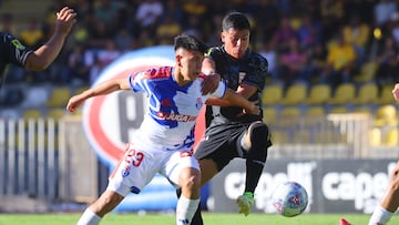 Futbol, Coquimbo Unido vs Universidad de Chile.
Fecha 7, Liga de Primera 2026.
El jugador de Universidad de Chile Ignacio Vasquez, izquierda, disputa el balon contra el defensa de Coquimbo Unido durante un partido de primera division disputado en el estadio Municipal Francisco Sanchez Rumoroso de Coquimbo, Chile.
14/03/2026
Dragomir Yankovic/Photosport
Football, Coquimbo Unido vs Universidad de Chile.
7th turn, 2026 First Division League.
Universidad de ChileÕs player Ignacio Vasquez, left, vies for the ball against defense of Coquimbo Unido during a first division match at Municipal Francisco Sanchez Rumoroso stadium in Coquimbo, Chile.
14/03/2026
Dragomir Yankovic/Photosport